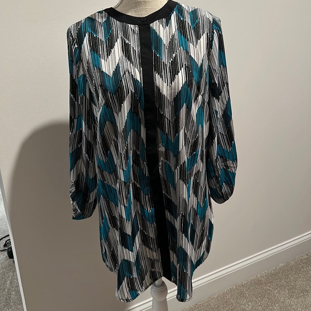 Woman’s Versona dress top